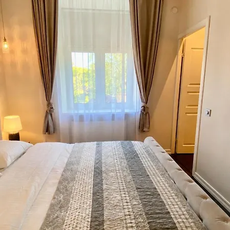 Urban Charm In The Heart Of Daire
